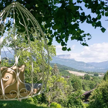 La Du Villa *